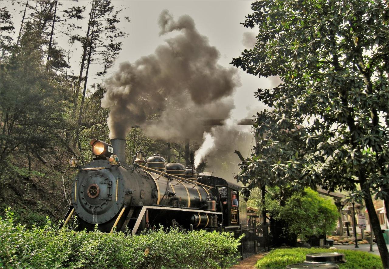 Hidden Memories, Hot Tub, 1089 Of Free Attraction Tickets For Each Paid Day, Dollywood And More Gatlinburg Exterior photo